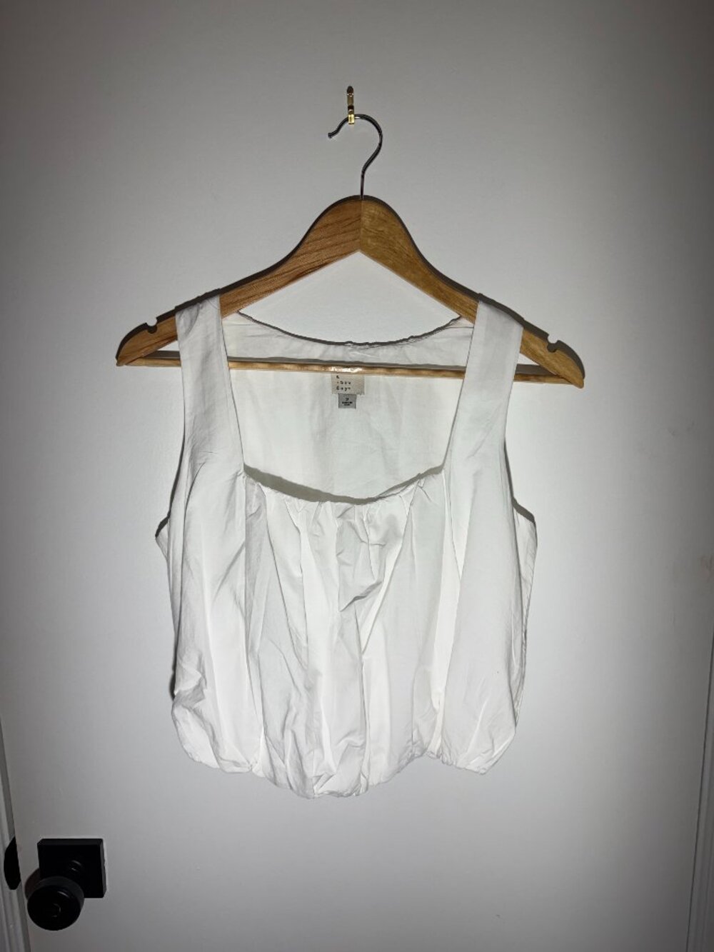 A New Day Cropped White Summer Tank, Size Small